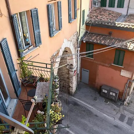 La Conca Apartment: A View On The Aqueduct Perugia